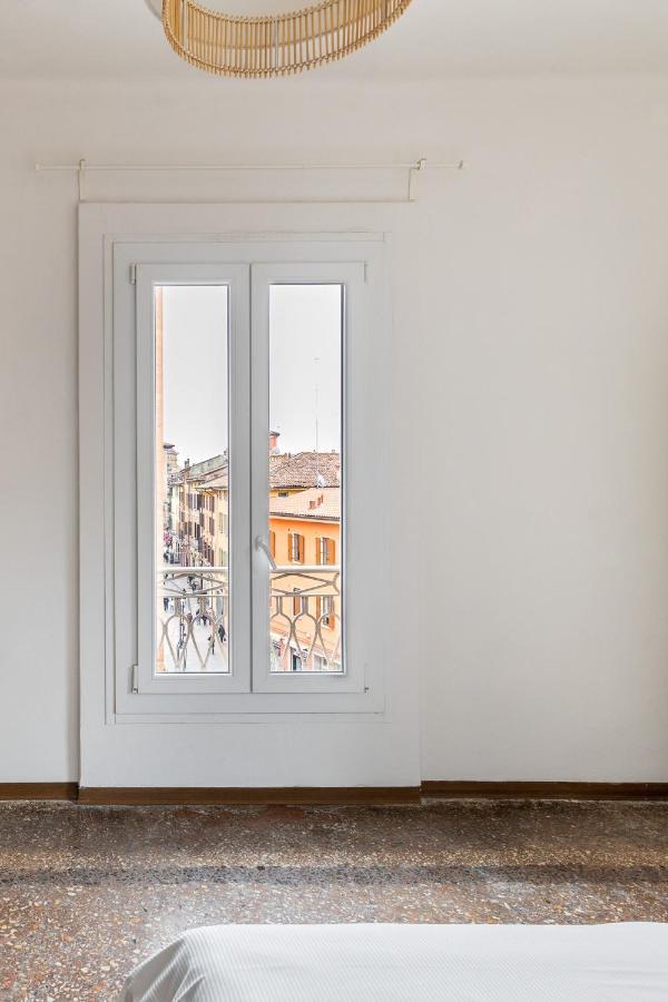 Alessandrini Apartment Alla Finestrella By Wonderful Italy Bologna Luaran gambar