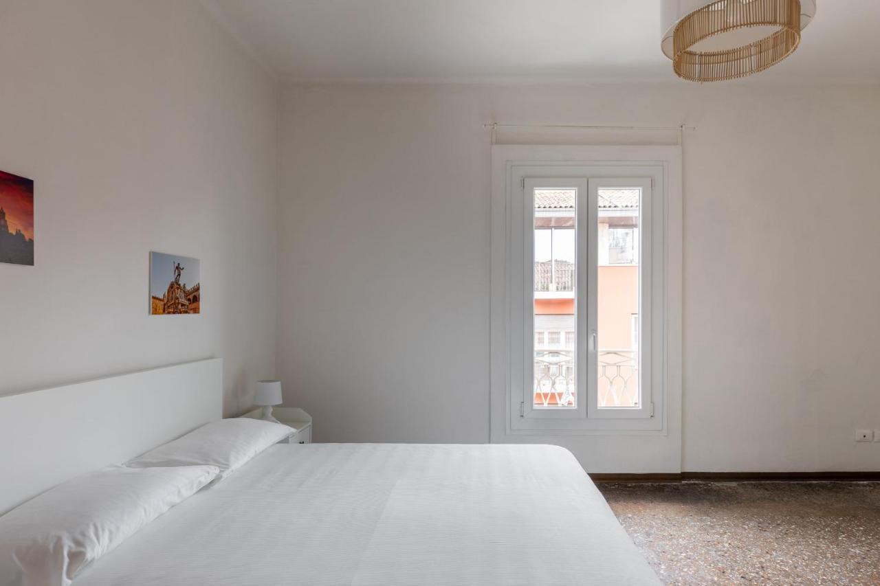 Alessandrini Apartment Alla Finestrella By Wonderful Italy Bologna Luaran gambar